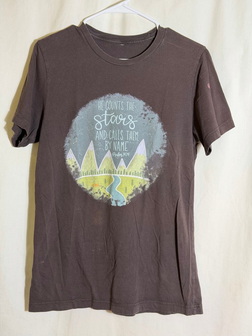 Christian Psalm 147:4 Graphic T-Shirt Brown Mountain Nature Faith Tee Adult M